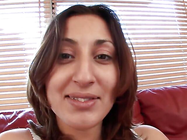 Pregnant fuck and blow porn with shaved Moroccan babe Sima doing a big fat guy