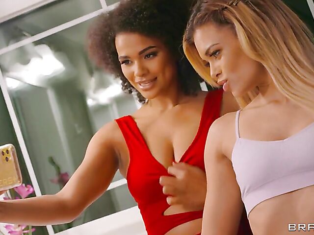 Destiny Cruz joins to share cum with curly ebony Alina Ali