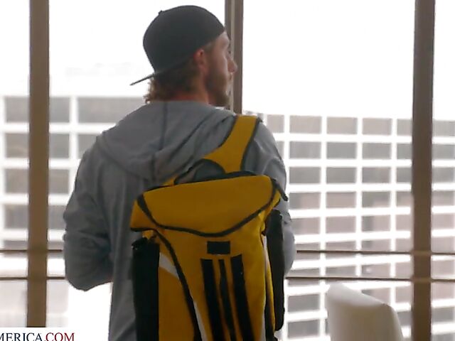 Gianna Dior - Passionate office sex with a delivery guy