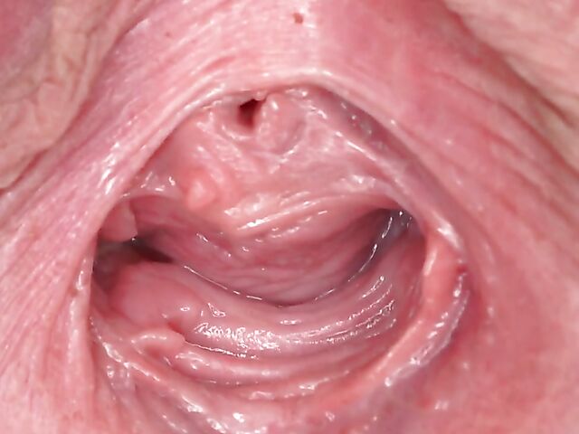 Blue nails girl Sydney Love gaping pussy