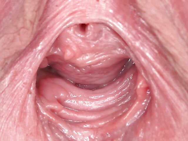 Blue nails girl Sydney Love gaping pussy