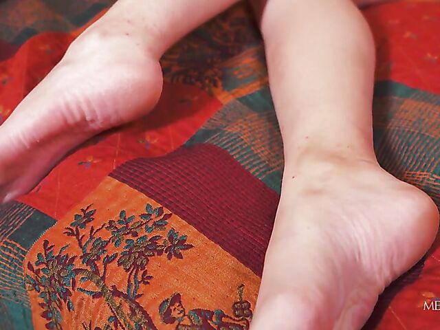 Vavilia Cristoff - Fingering solo in a transparent negligee