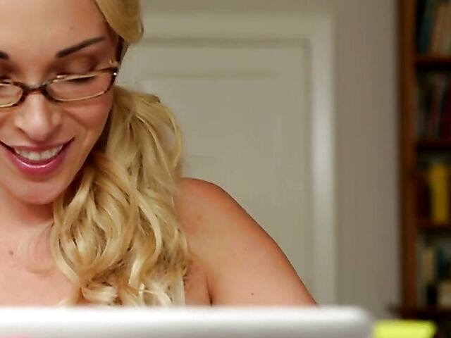 Champagne and sex with big tit blonde Victoria Summers