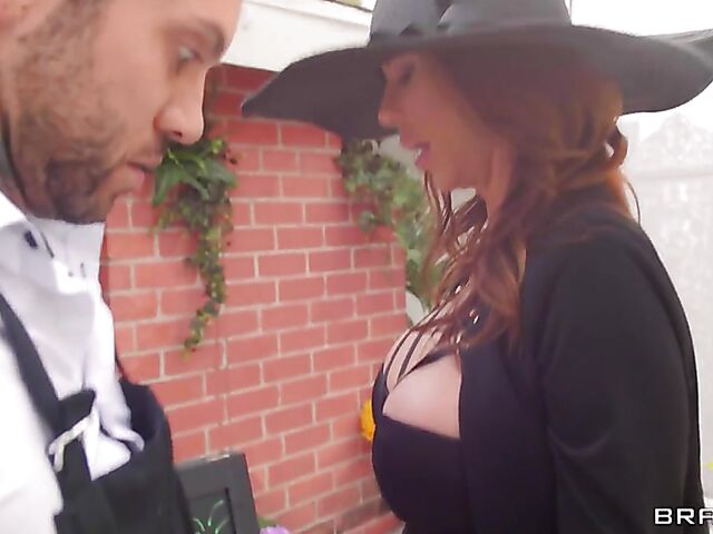 Big titted MILF pornstar Alexis Fawx as a black widow who wants to fuck