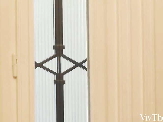 Sensual lesbian pussy eating with Ophelia Dust and Dolly Diore