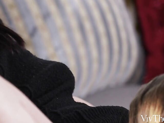 Sensual lesbian pussy eating with Ophelia Dust and Dolly Diore