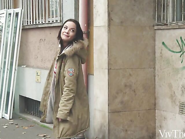 Sensual lesbian pussy eating with Ophelia Dust and Dolly Diore