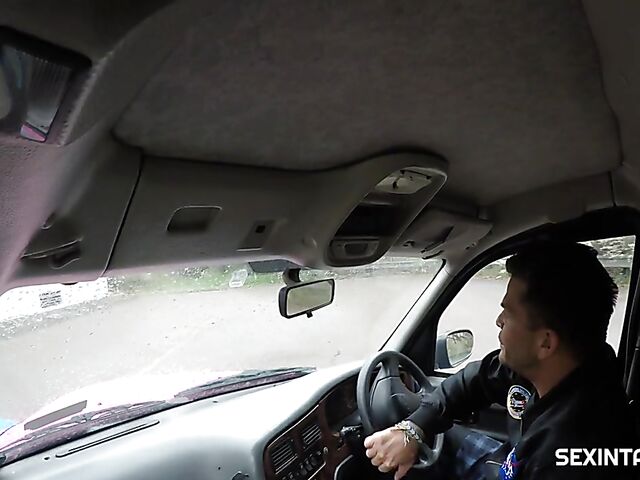 Czech taxi sex with slutty blonde Karol Lilien