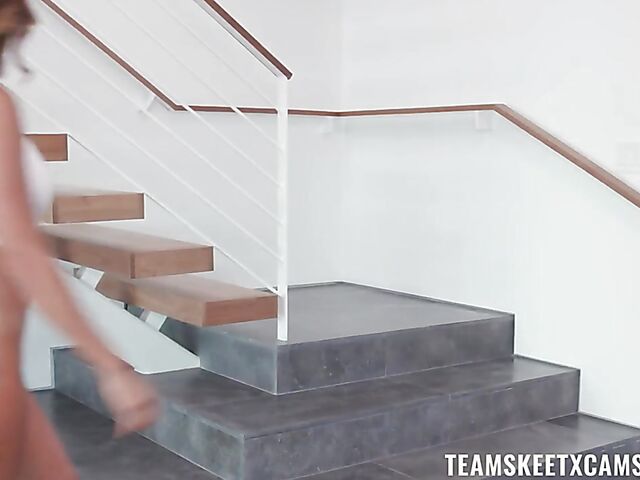 Lesbian shower sex of hot latinas Vanessa Veracruz and Daisy Marie