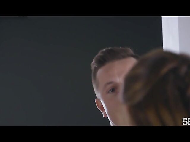 Nicole Love & Nick Ross - Sensual sex and pleasure on the couch