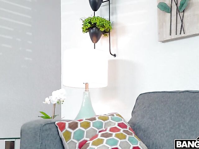 Hazel Grace and Jay Bangher's black on black hardcore cam show