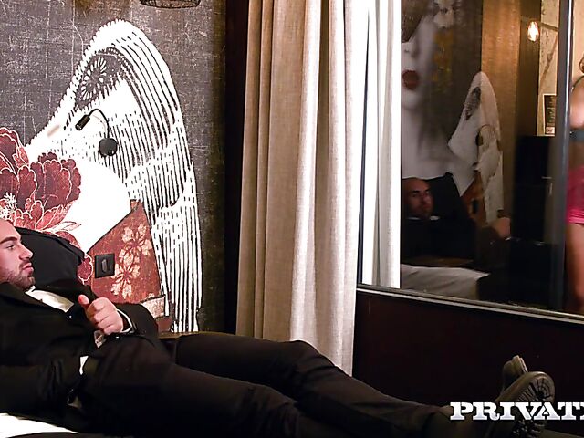 Zarah Star - Hot brunette fuck in Paris