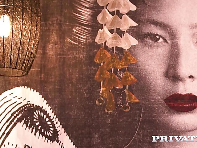 Zarah Star - Hot brunette fuck in Paris