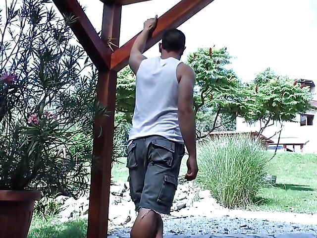 Short haired MILF Breeze starts it with a kiss