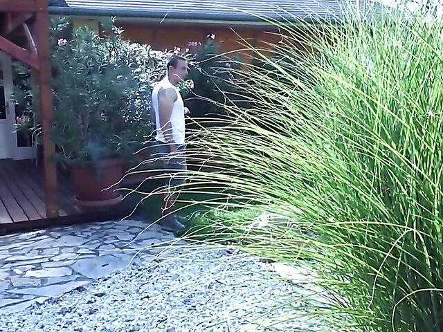 Short haired MILF Breeze starts it with a kiss