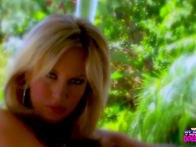 Sexy MILF Kiara Diane loves fucking bald guys like Zac Wild