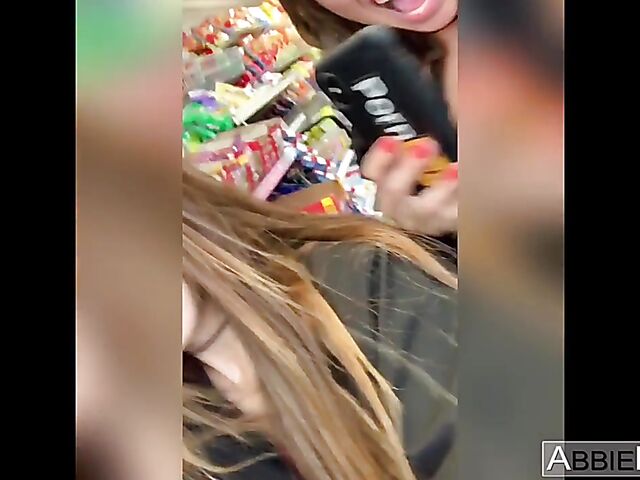 Vertical FFM blowjob video with Riley Reid and Abbie Maley