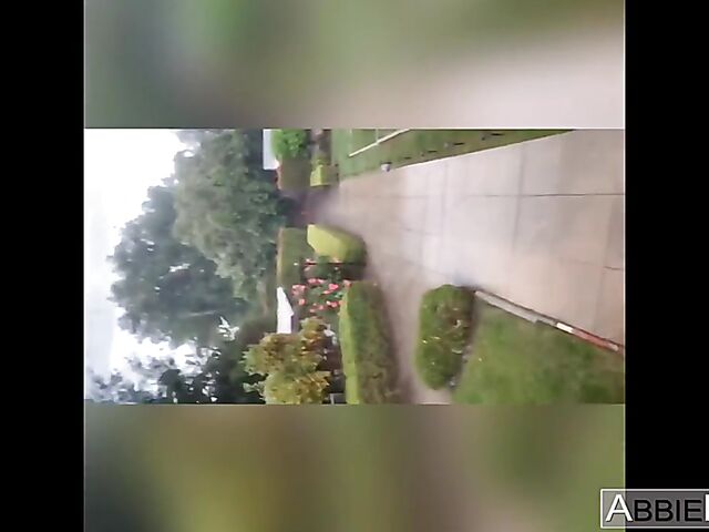 Vertical FFM blowjob video with Riley Reid and Abbie Maley