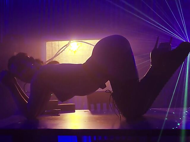 Aubree Valentine - Classy babe masturbation solo