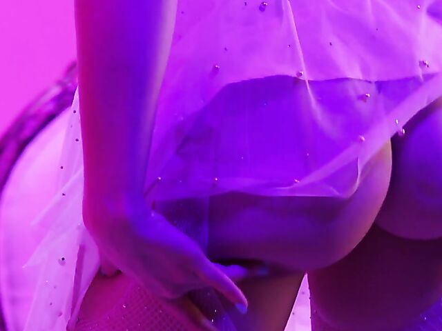 Aubree Valentine - Classy babe masturbation solo