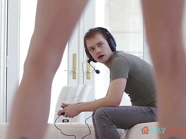 Katie Monroe - Milf big boobs and tight cunt shift gamer boy's attention