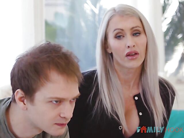 Katie Monroe - Milf big boobs and tight cunt shift gamer boy's attention