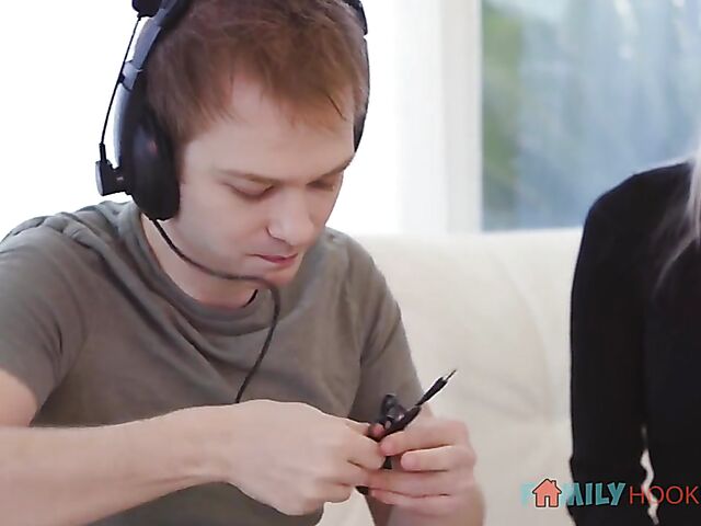 Katie Monroe - Milf big boobs and tight cunt shift gamer boy's attention