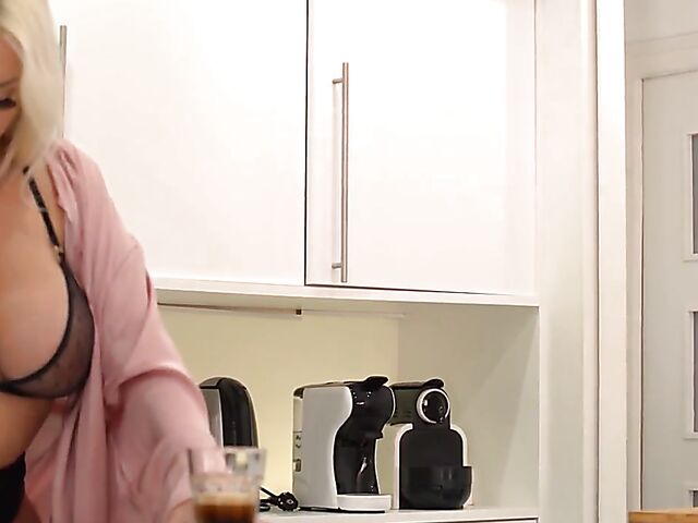 Busty lesbian nurse with a big clit Briana Banderas gets dildo fucked by Blondie Fesser