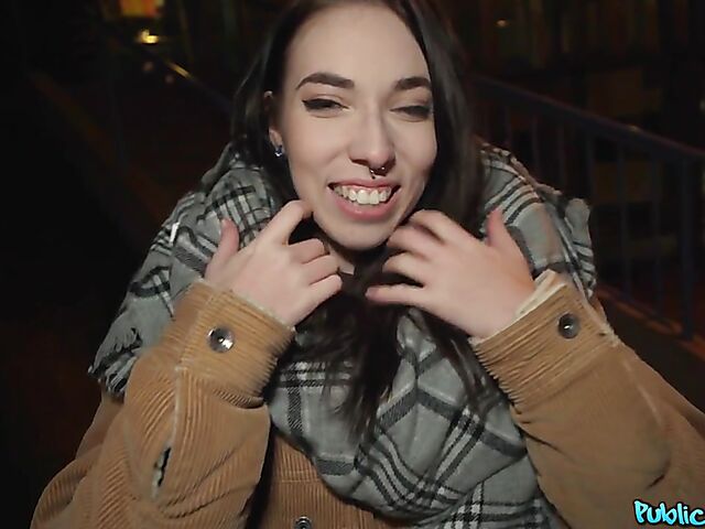 Public agent fucks pierced brunette Giada POV style after dark