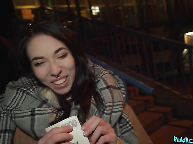 Public agent fucks pierced brunette Giada POV style after dark