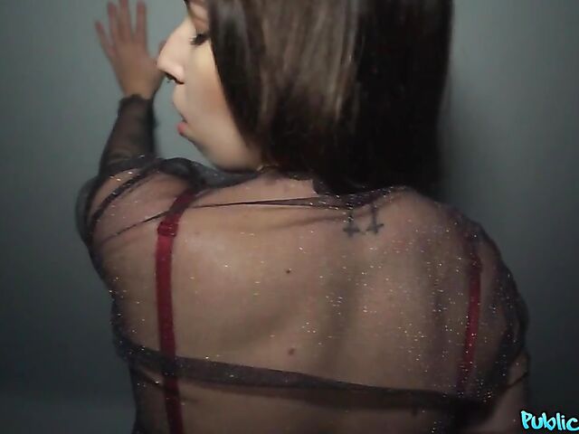 Public agent fucks pierced brunette Giada POV style after dark