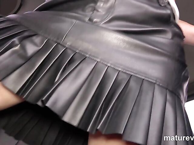 Young on mature car love in the backseat