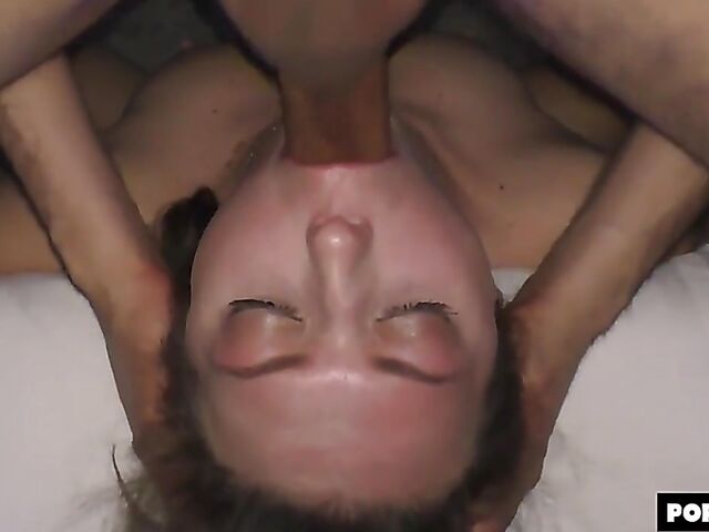 Isabella De Laa gets pounded hard in front of the cam