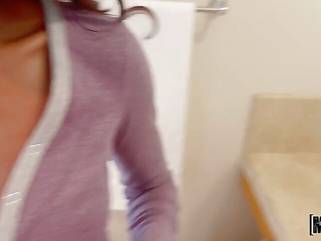 Interracial FFM 3way with busty white babe Alyx Star and tight ebony Nicole Kitt