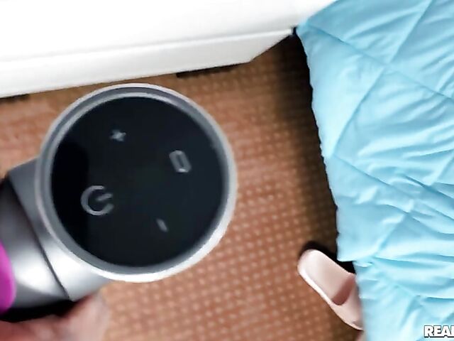 Alexis Fawx - Squirting MILF interracial fuck with Isiah Maxwell