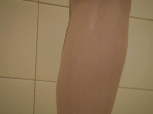 Bree Melbourne - Aussie girl's shower dildo