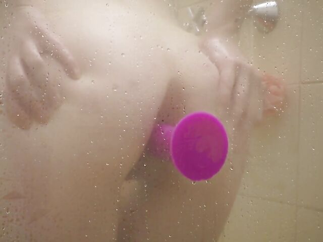 Bree Melbourne - Aussie girl's shower dildo