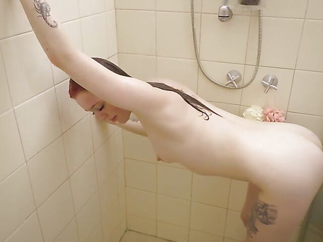 Bree Melbourne - Aussie girl's shower dildo