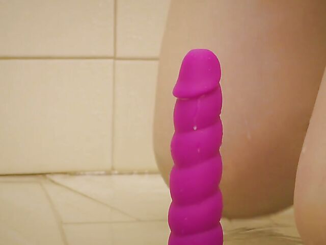 Bree Melbourne - Aussie girl's shower dildo