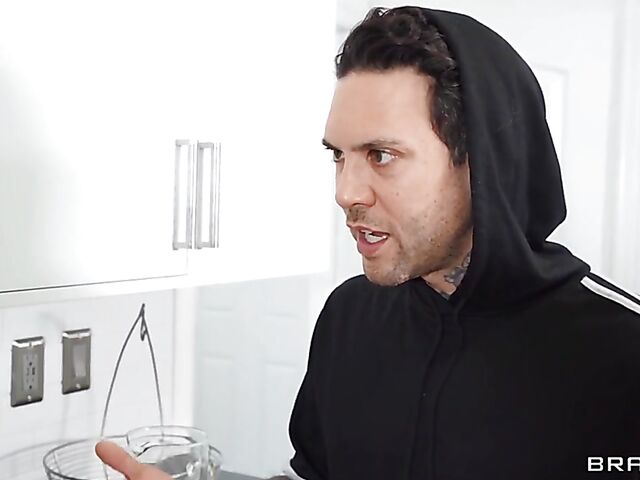 Anal massage in the bedroom with Victoria Voxxx