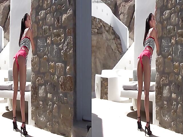 Perfect Lilu Moon posing and fingering her beautiful ass in the sun in VR 3D