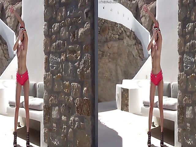 Perfect Lilu Moon posing and fingering her beautiful ass in the sun in VR 3D