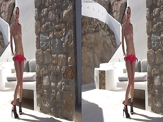 Perfect Lilu Moon posing and fingering her beautiful ass in the sun in VR 3D