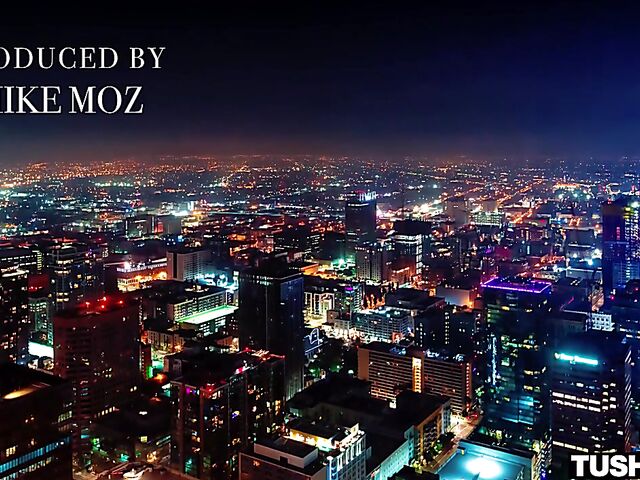 Pale anal lover Emma Starletto takes it in her ass