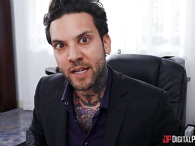 Violet Starr and Gabbie Carter's office threesome with Small Hands