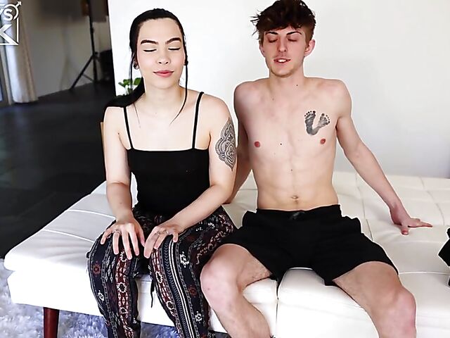 Skinny guy Bryce Kelly and his tiny tits girlfriend Alyssa Amythest