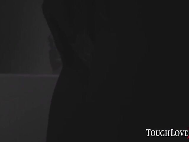 Hardcore rough fuck with shaved head girl Sidra Sage