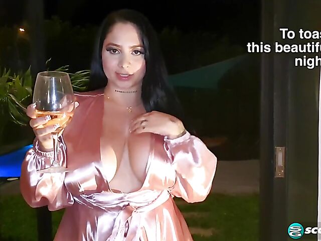 Kim Velez - Busty latina's big bouncing boobs