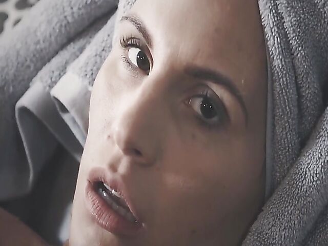 Leidy De Leon - Sensual morning masturbation