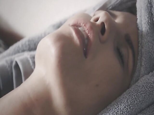 Leidy De Leon - Sensual morning masturbation